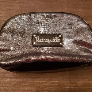 Betseyville Cosmetic Bag
